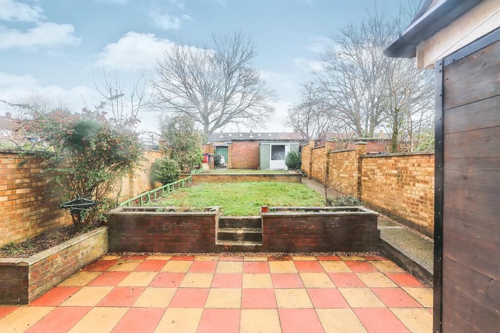House in Stevenage, Chells - More