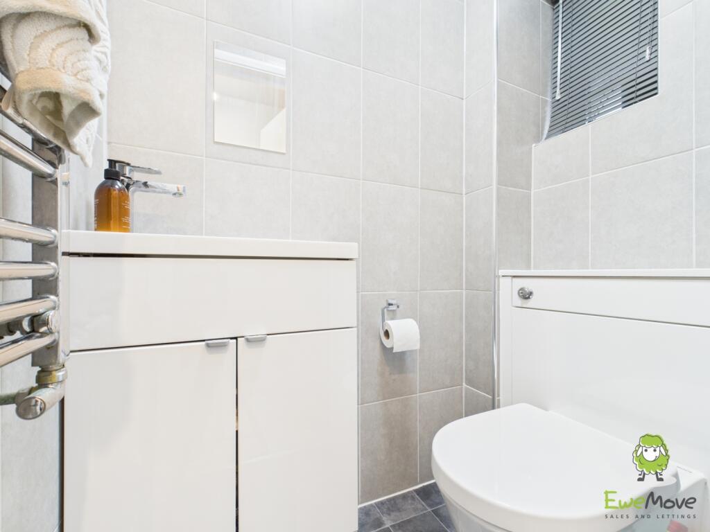 St. Barbaras Close, Bramley, Tadley, Hampshire, RG26 photo 4