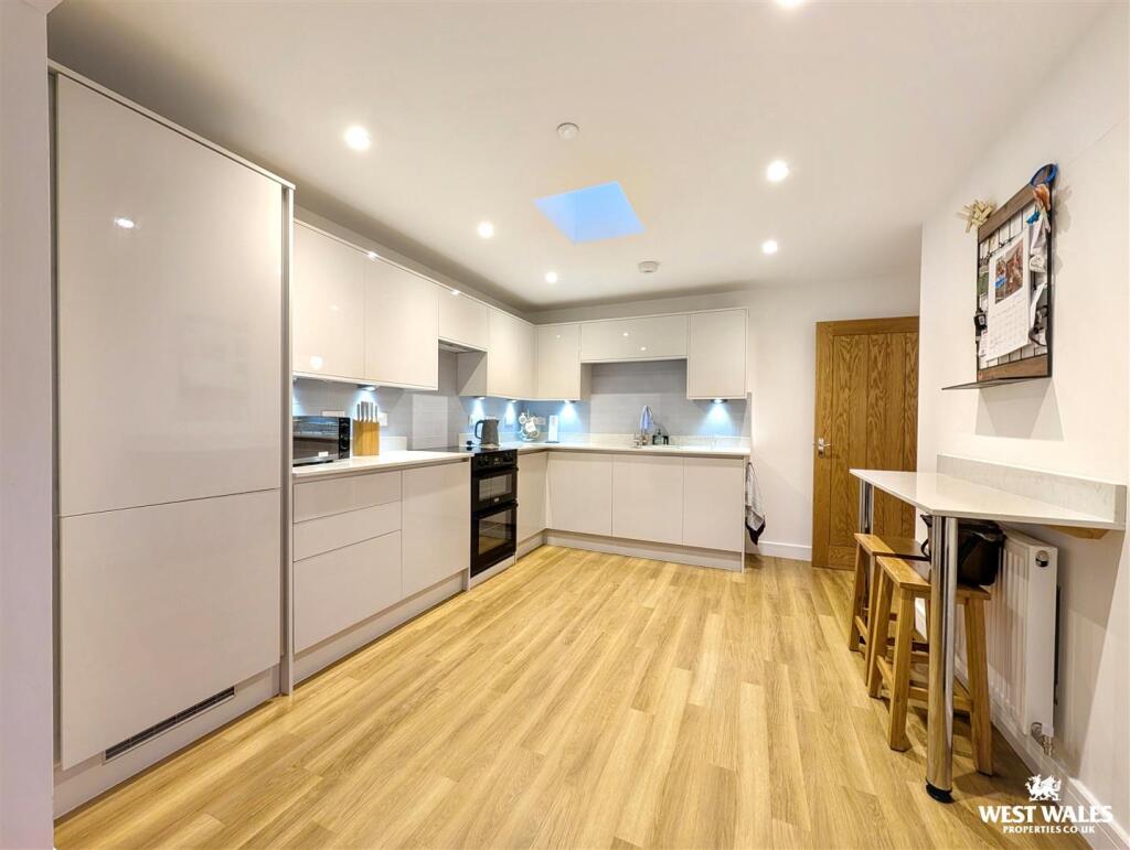 Main image of property: Llys Y Felin, Kidwelly