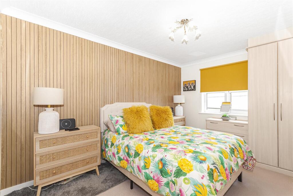 Apartment in Bury, Nuttall - View 4