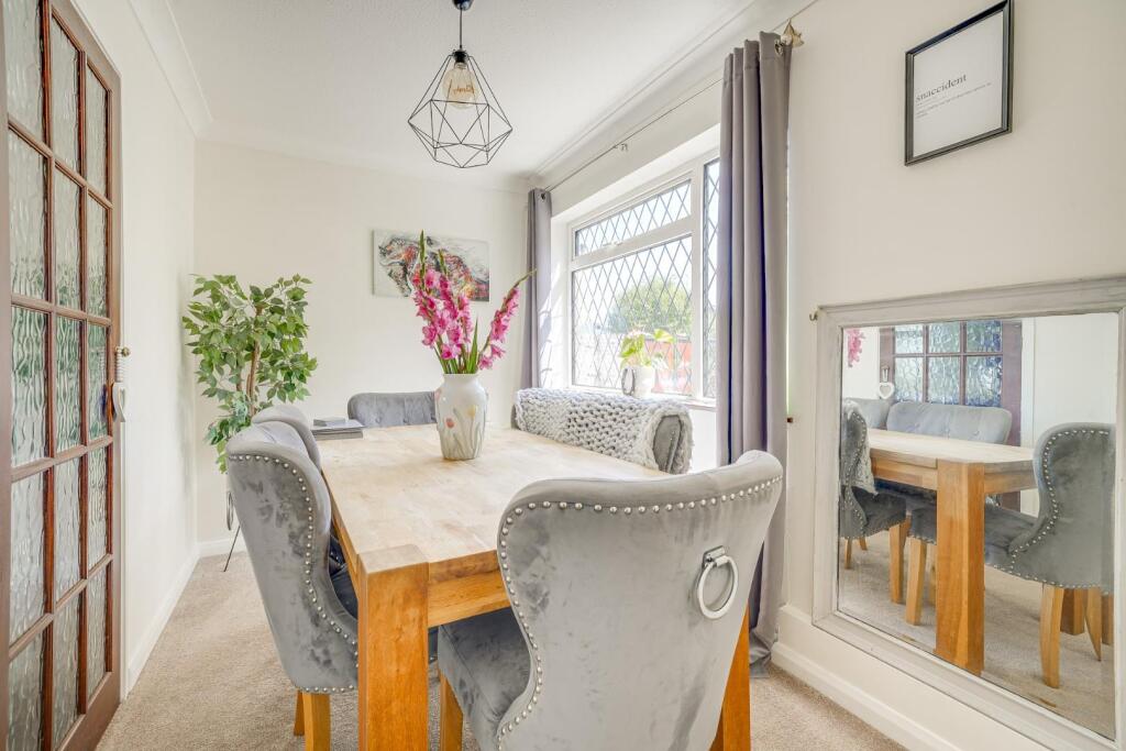House in Luton - View 3