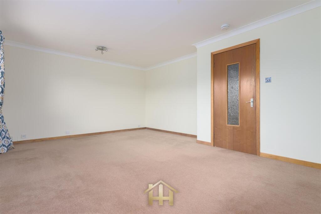 House in Dundee - More