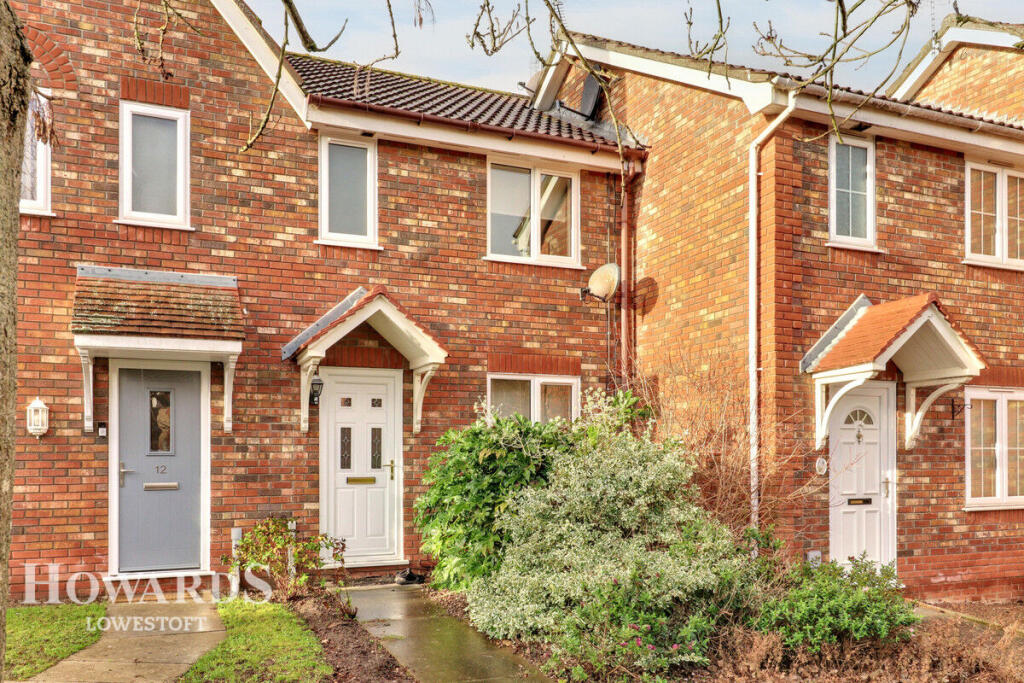 2-bed terraced on Peak Dale, Lowestoft, £180,000