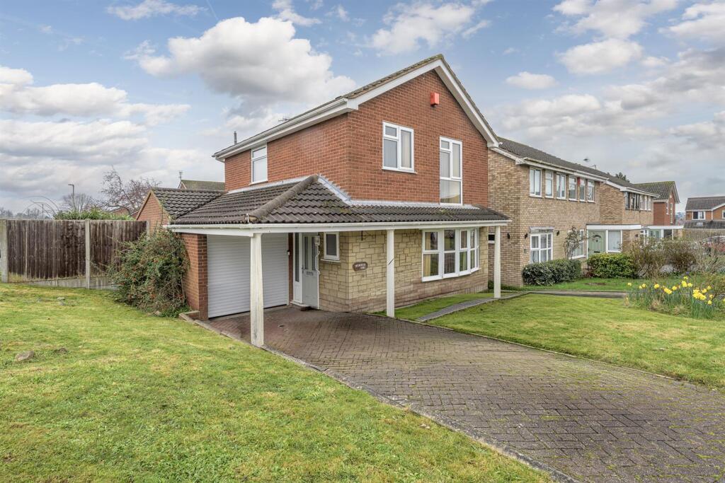 Main image of property: Francis Close, Kingswinford, DY6 7RW