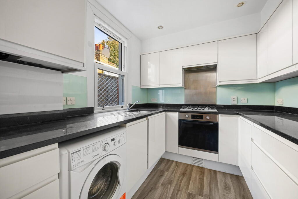 Apartment in London - View 3