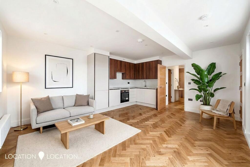 Main image of property: 58 Roman Way, London, N7