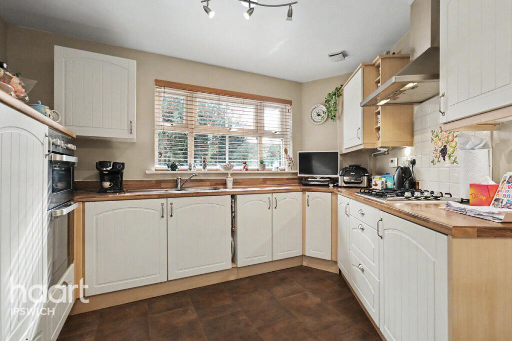 House in Ipswich - View 4