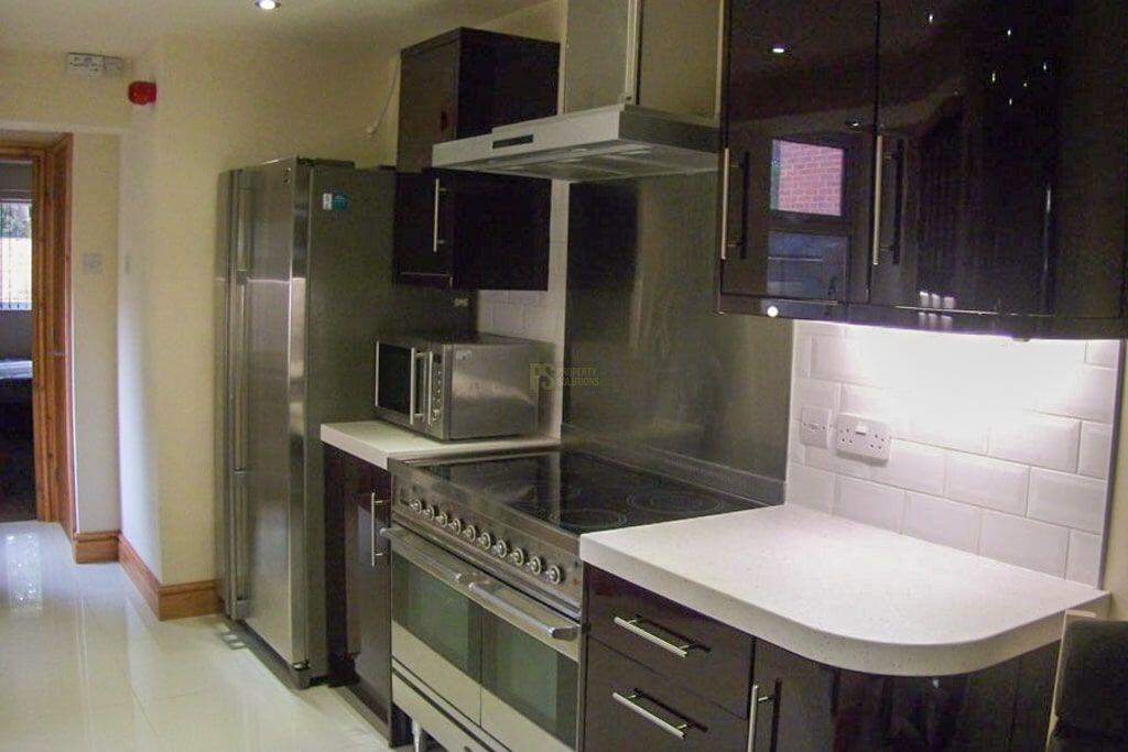 6 bedroom terraced house for rent