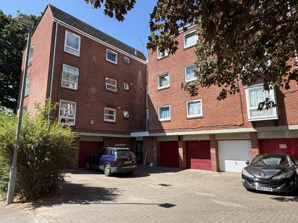 Hasler Road, Canford Heath, Poole, BH17