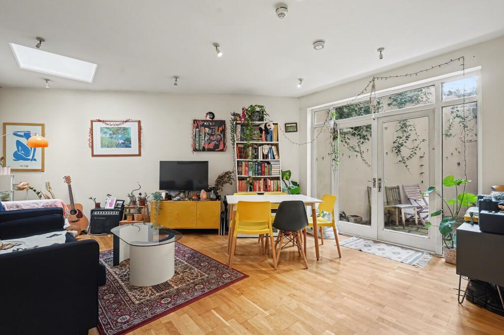 Main image of property: Mount Pleasant Crescent, London, N4