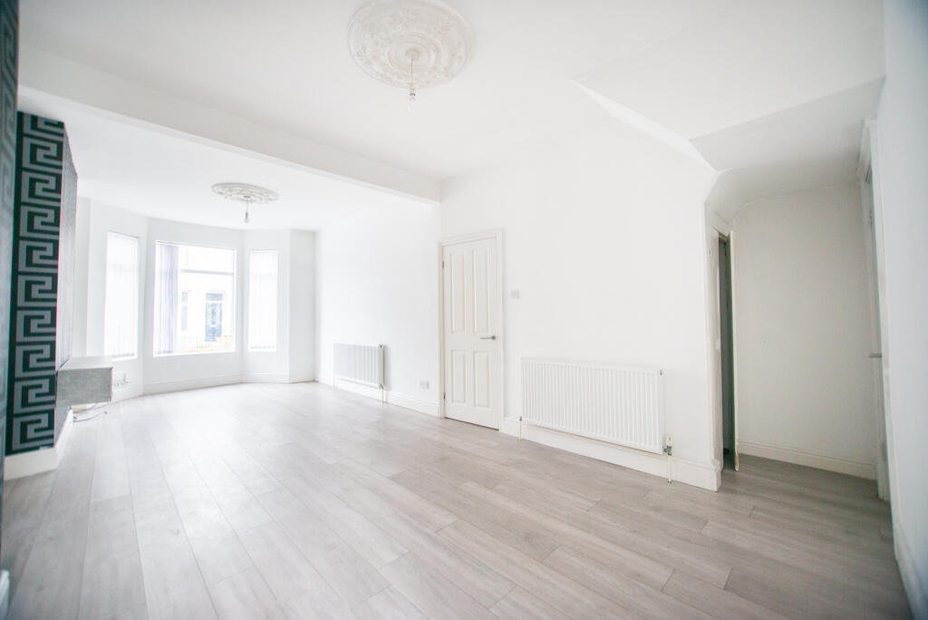 House in Hull - View 5