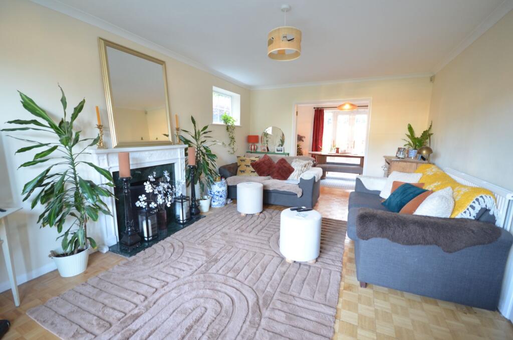 Coniston Drive, Farnham, GU9 photo 2