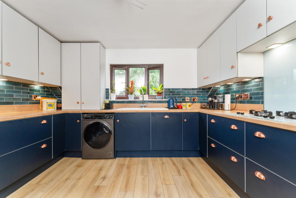 Apartment in Glasgow - More