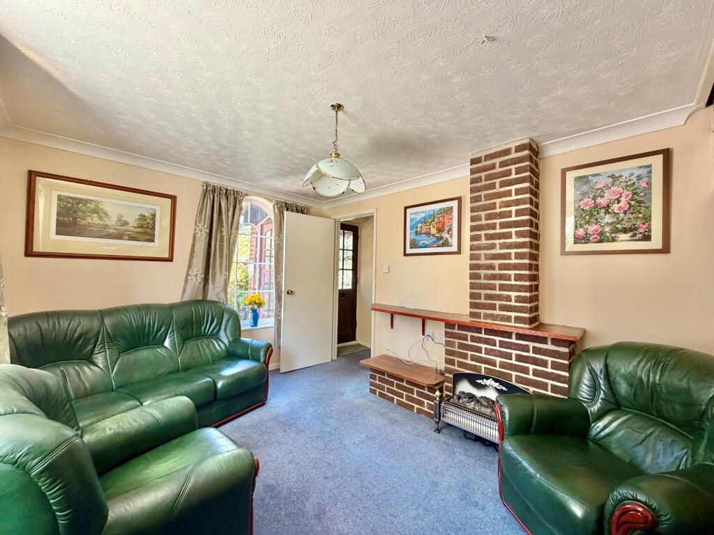 House in Eastleigh, West End - View 2