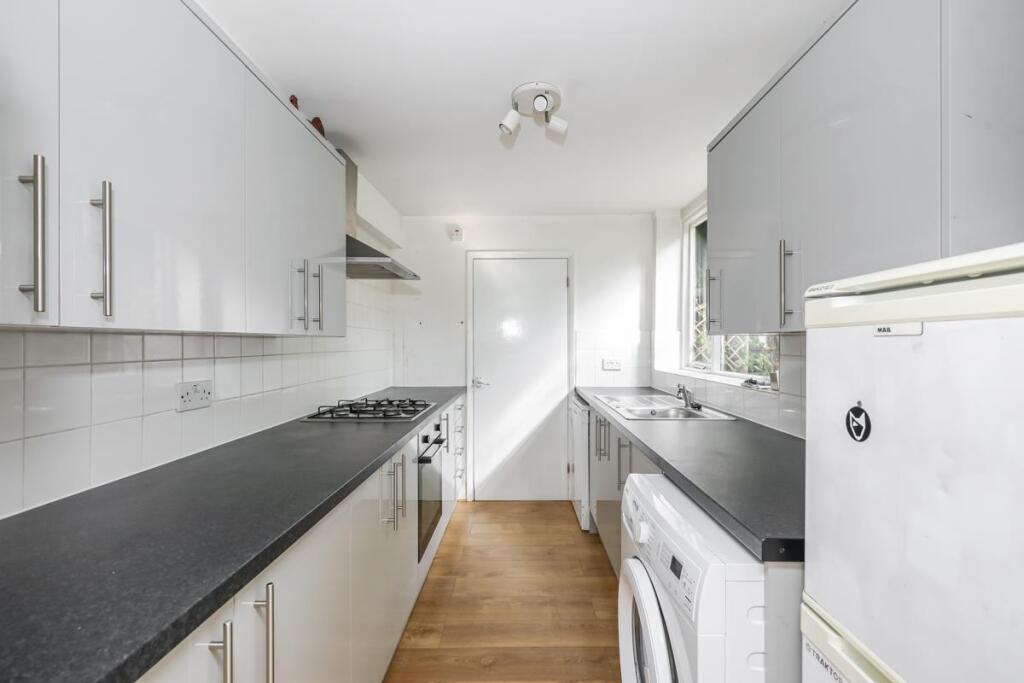 House in London - View 2