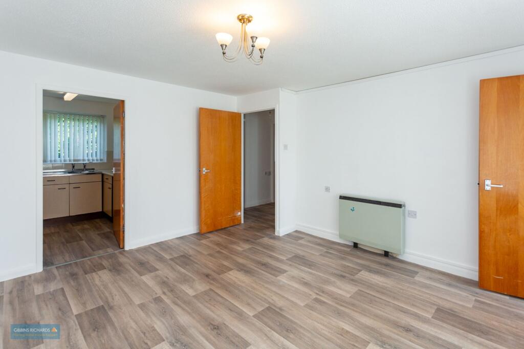 Apartment in Taunton, Galmington - View 2