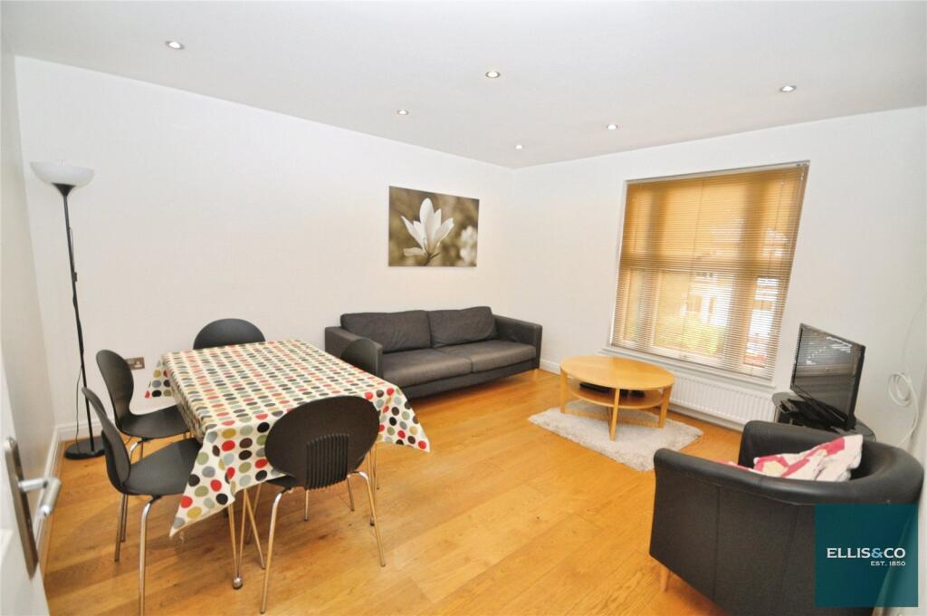 Apartment in London - View 3