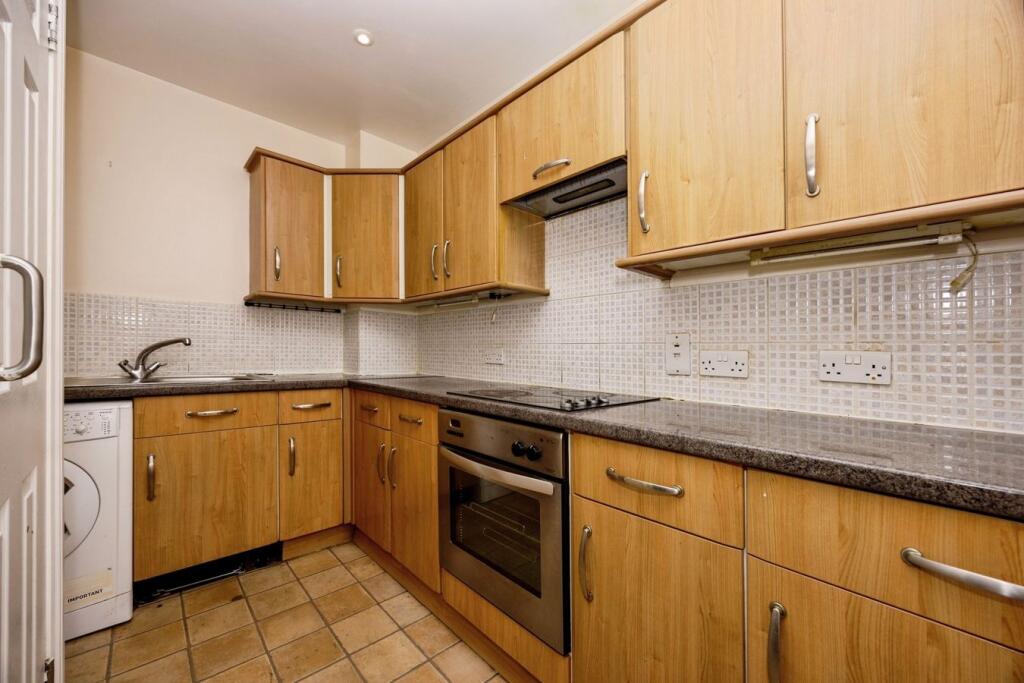 Apartment in Aldershot, Cargate, North Town - More
