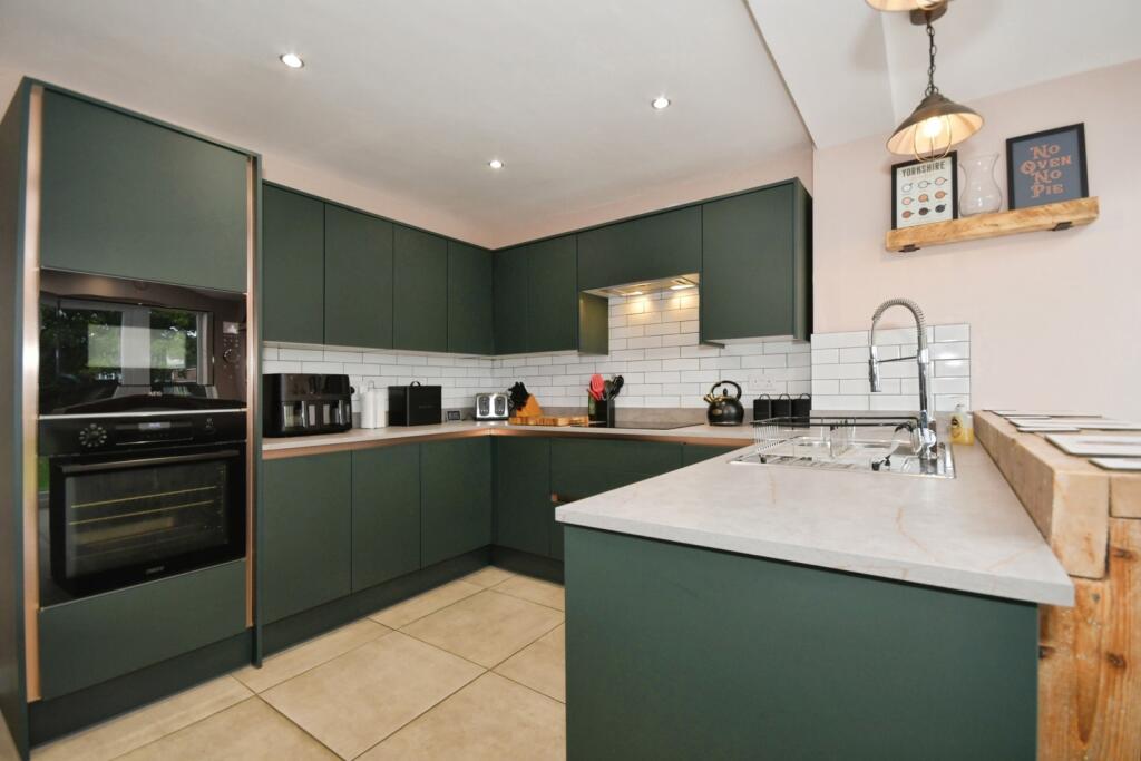 House in Chesterfield, Brimington - More
