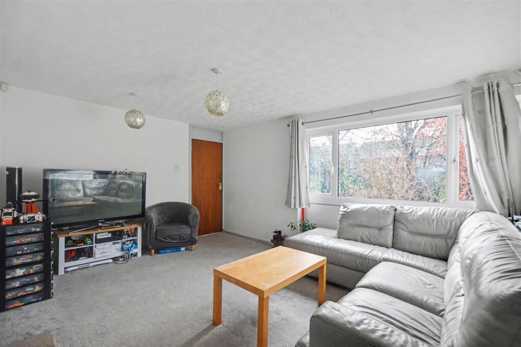 House in Broxtowe, Stapleford - View 3