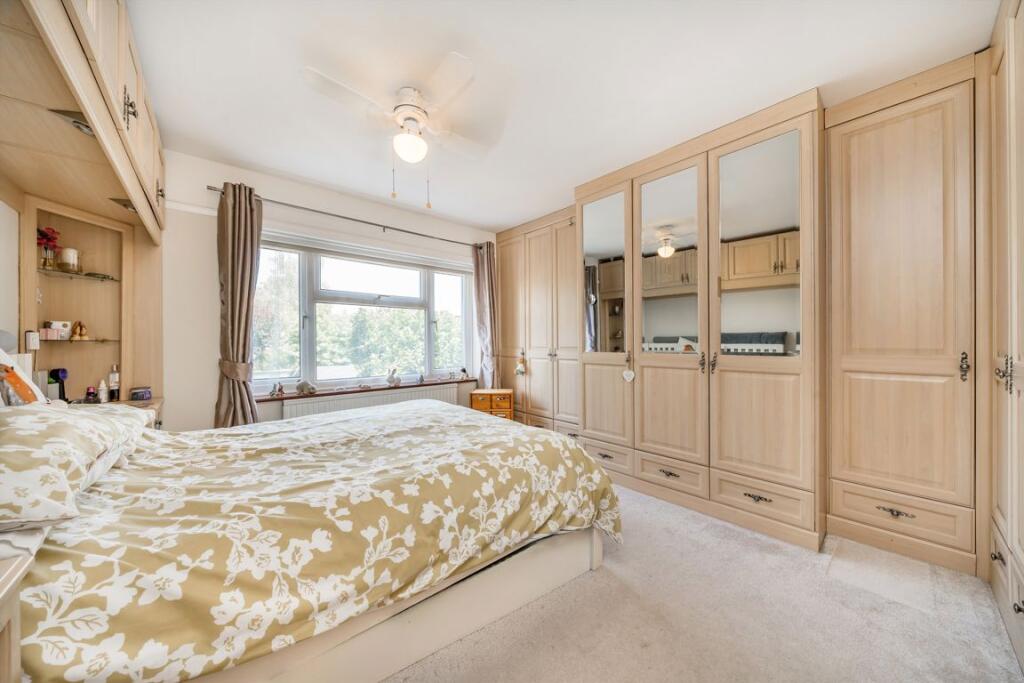 House in Twickenham - More