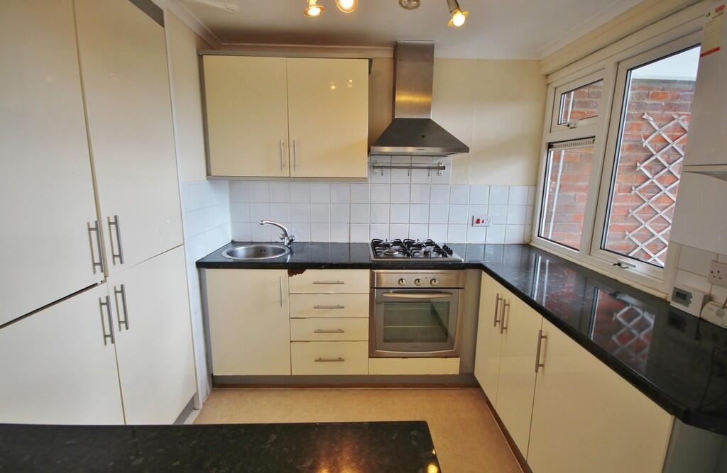 Apartment in Cambridge, Chesterton - View 3