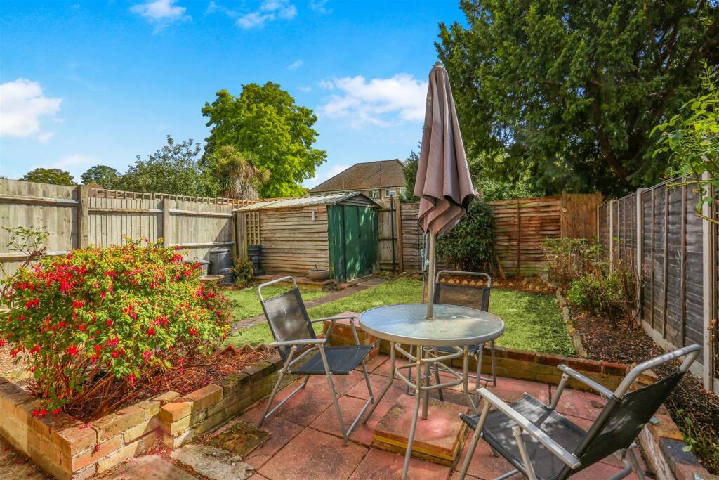 Apartment in Sutton - View 4