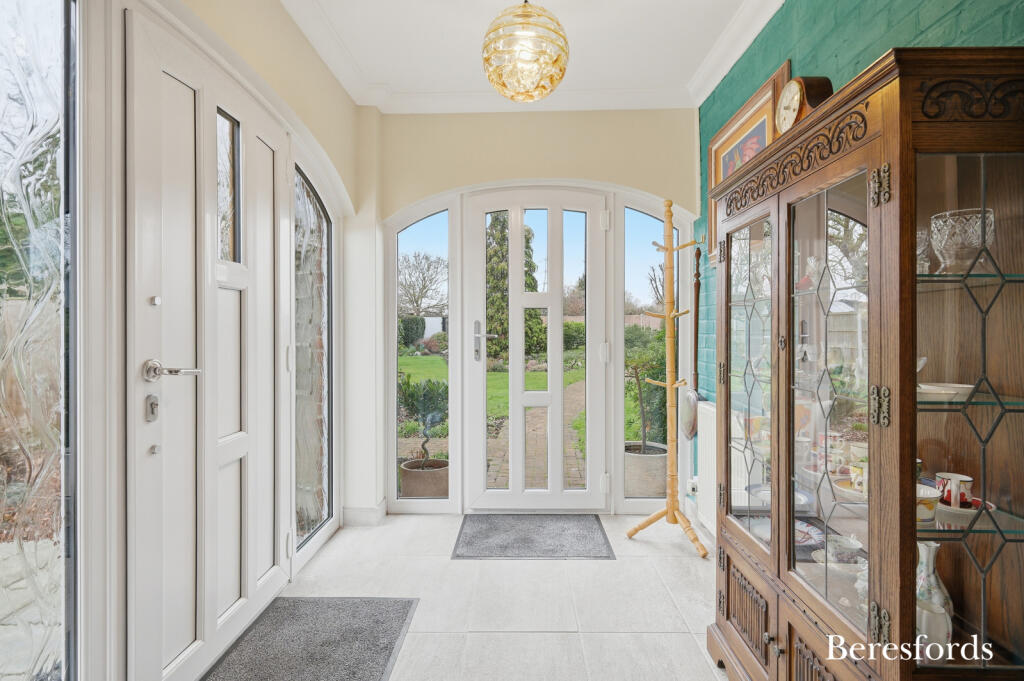 London Road, Rawreth, SS11 photo 3