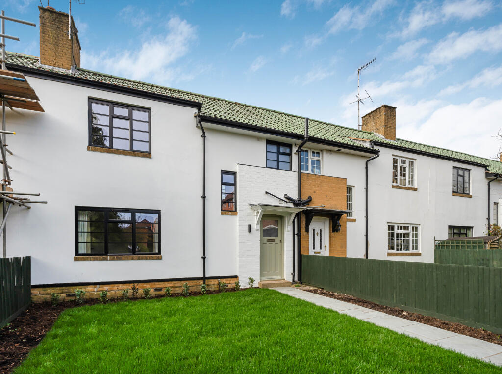 Main image of property: Londrina Terrace, Berkhamsted, HP4