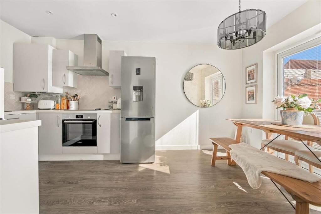 Alcina Way, Keynsham photo 5
