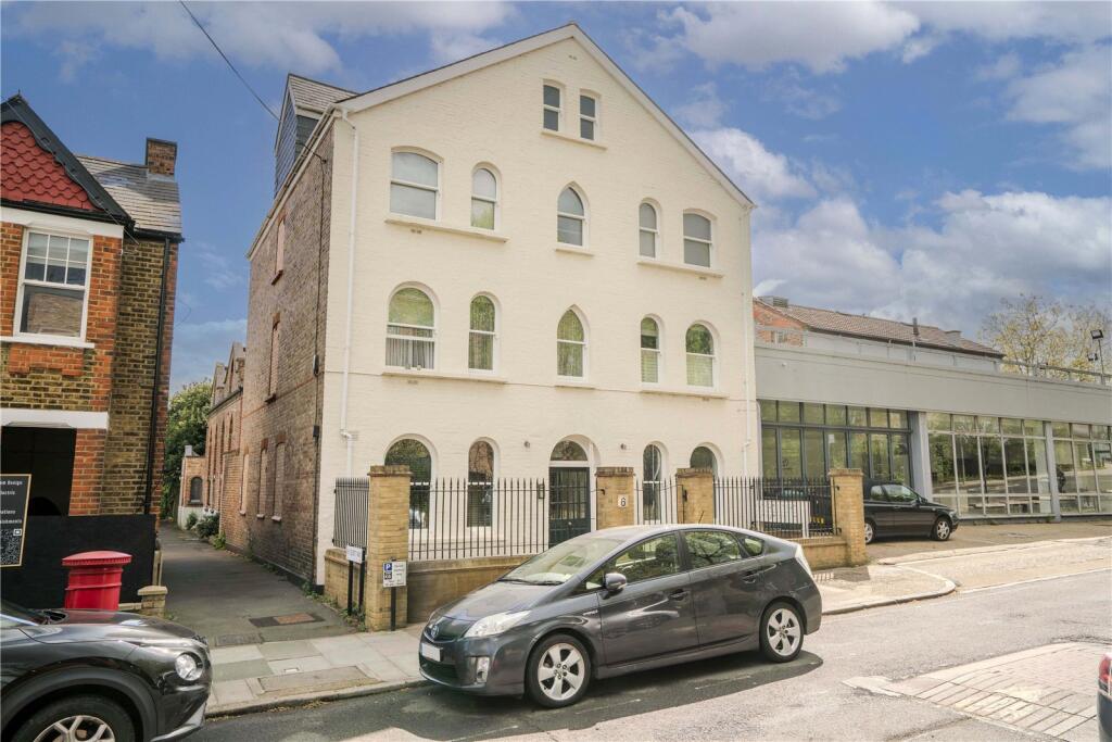 Main image of property: North Road, Richmond, TW9