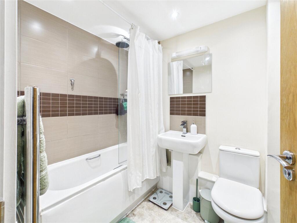 Apartment in Chelmsford, Moulsham - View 3