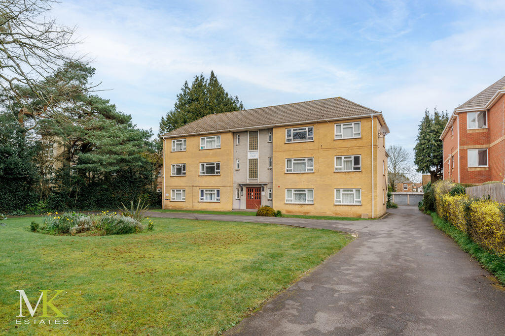 Main image of property: 136 Richmond Park Road, Bournemouth