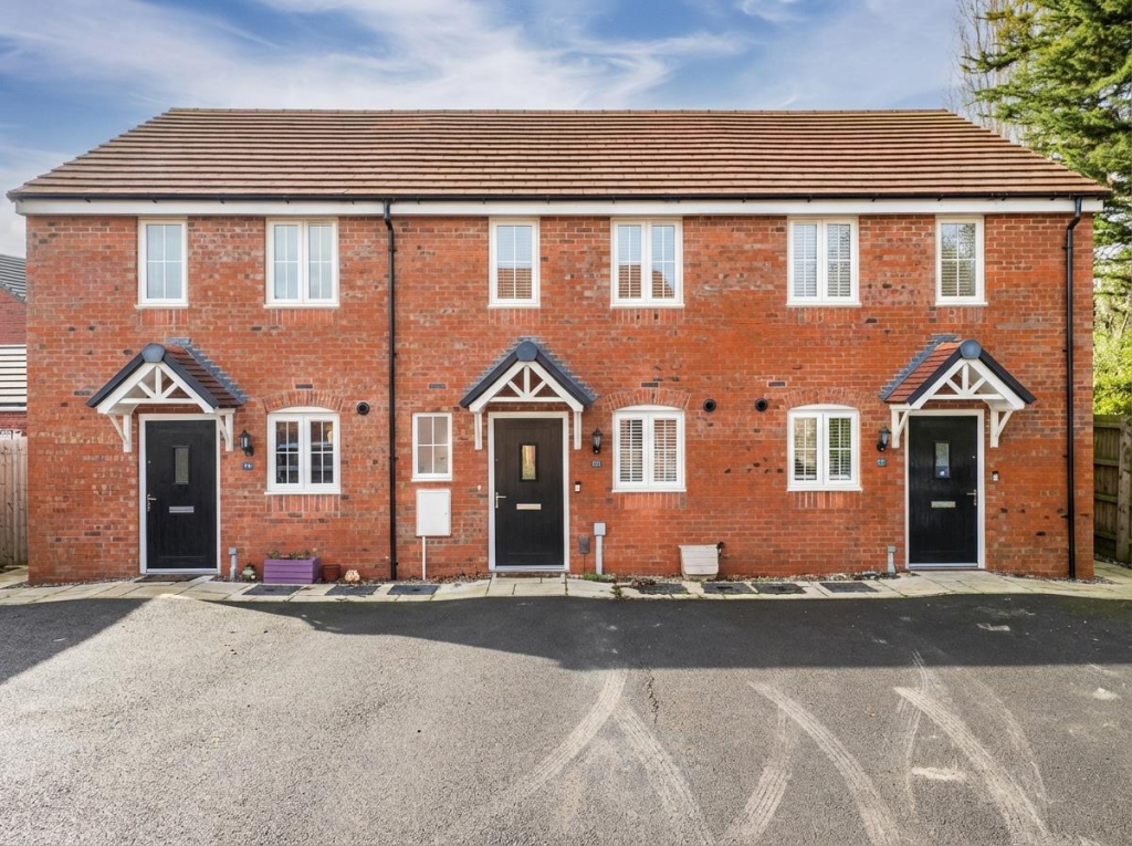 2-bed terraced on NN15 Taylor Drive, Kettering, £220,000