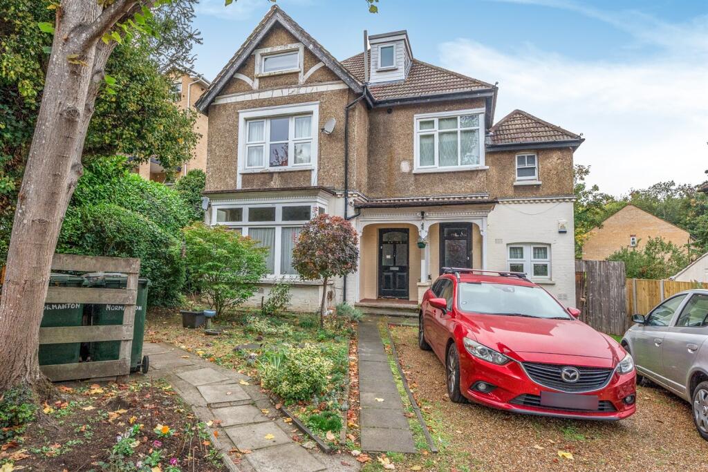 1-bed flat on , CR2, £225,000