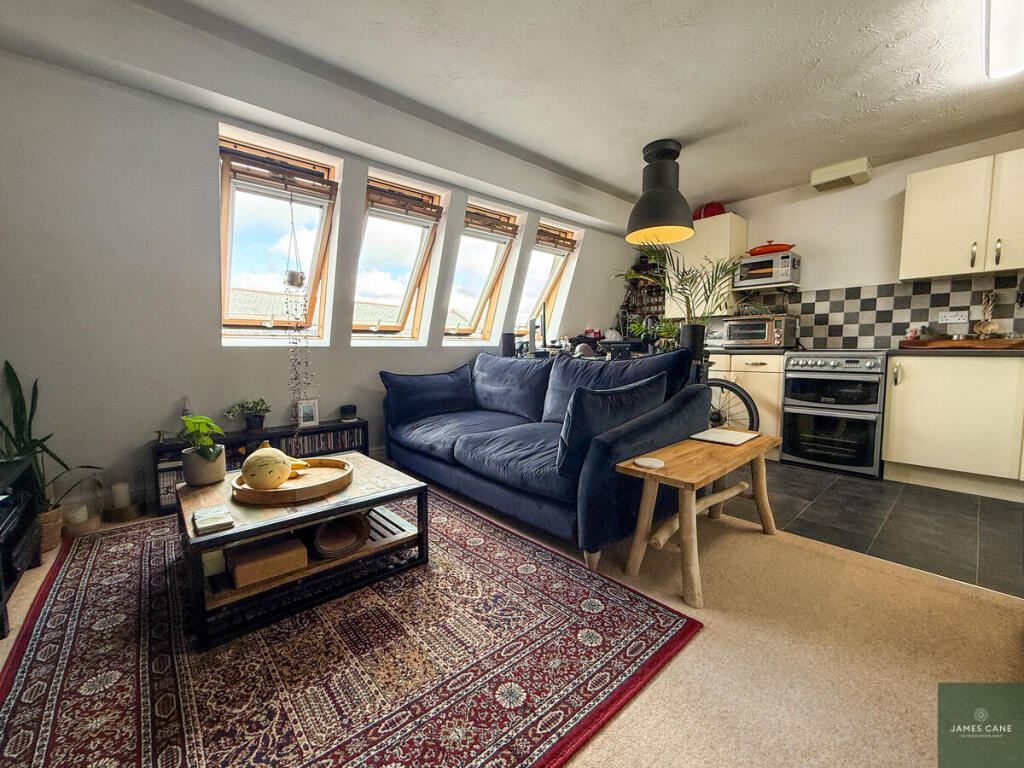 Apartment in Truro - View 5