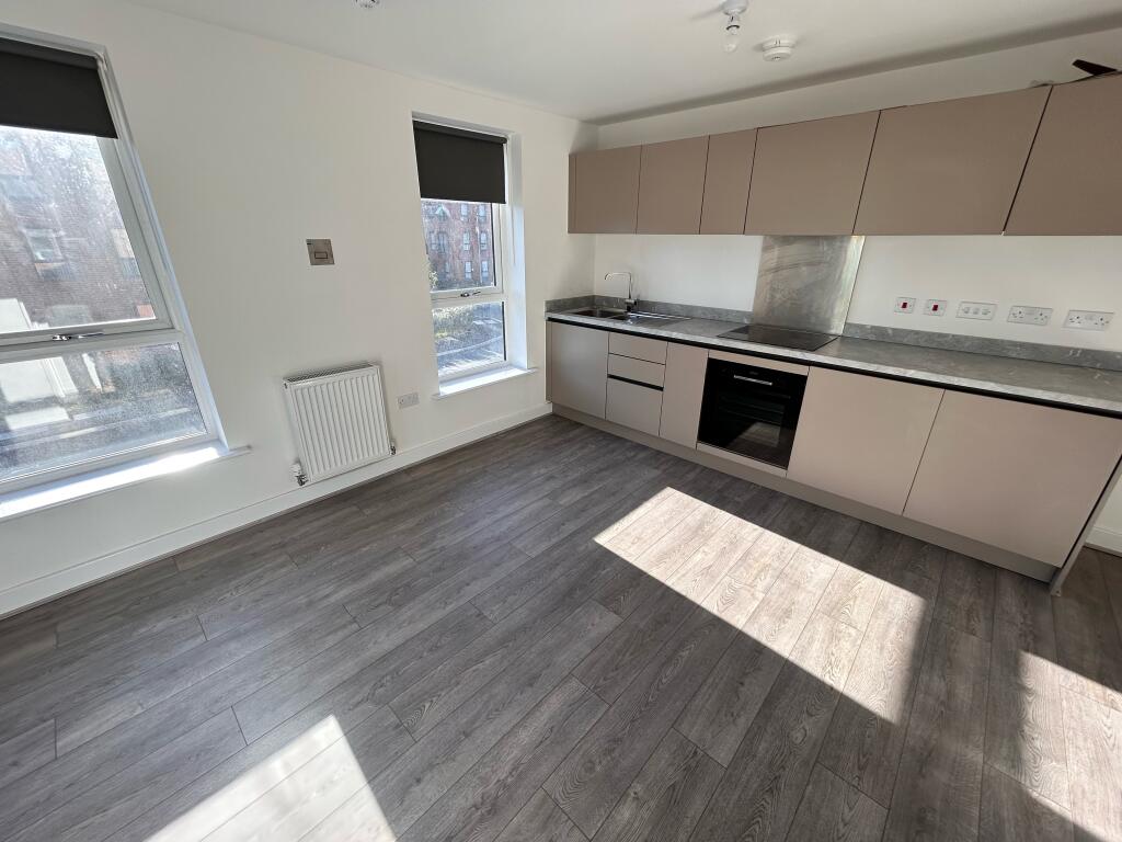 House in Leeds, West Yorkshire - View 4