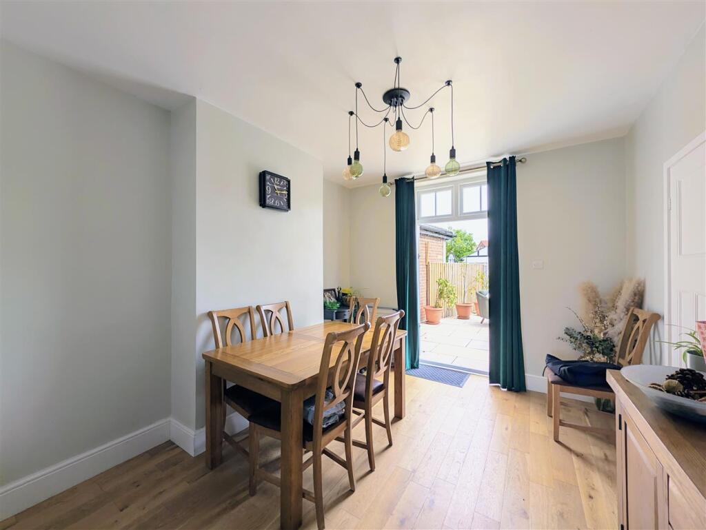 House in Gloucester - View 4