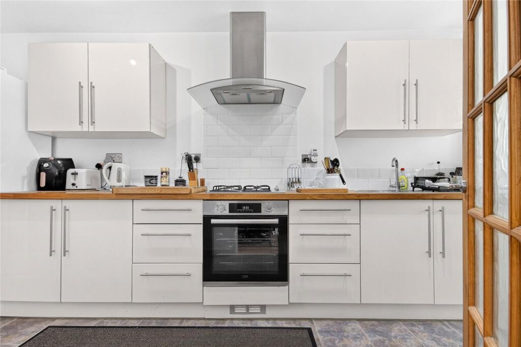 Apartment in Bracknell - View 2