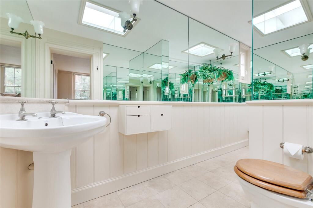 2 bedroom semi-detached house for rent