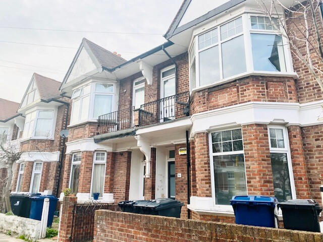 House in London - View 2