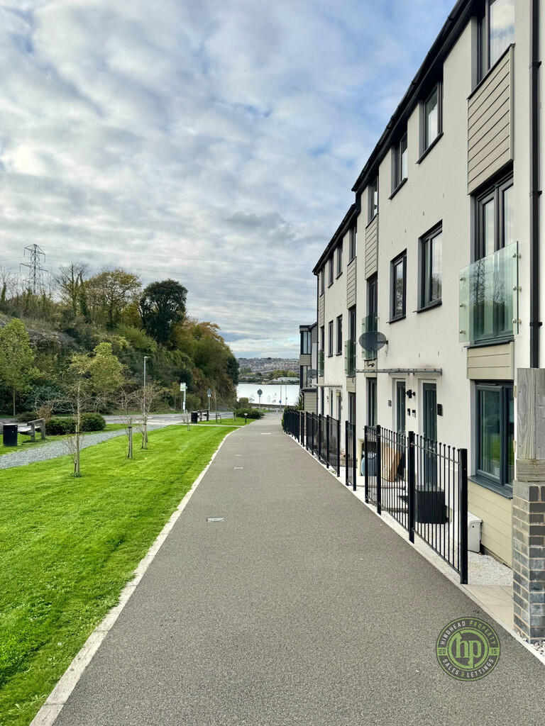 Plymouth, Saltram Meadow, Plymstock, PL9 photo 2