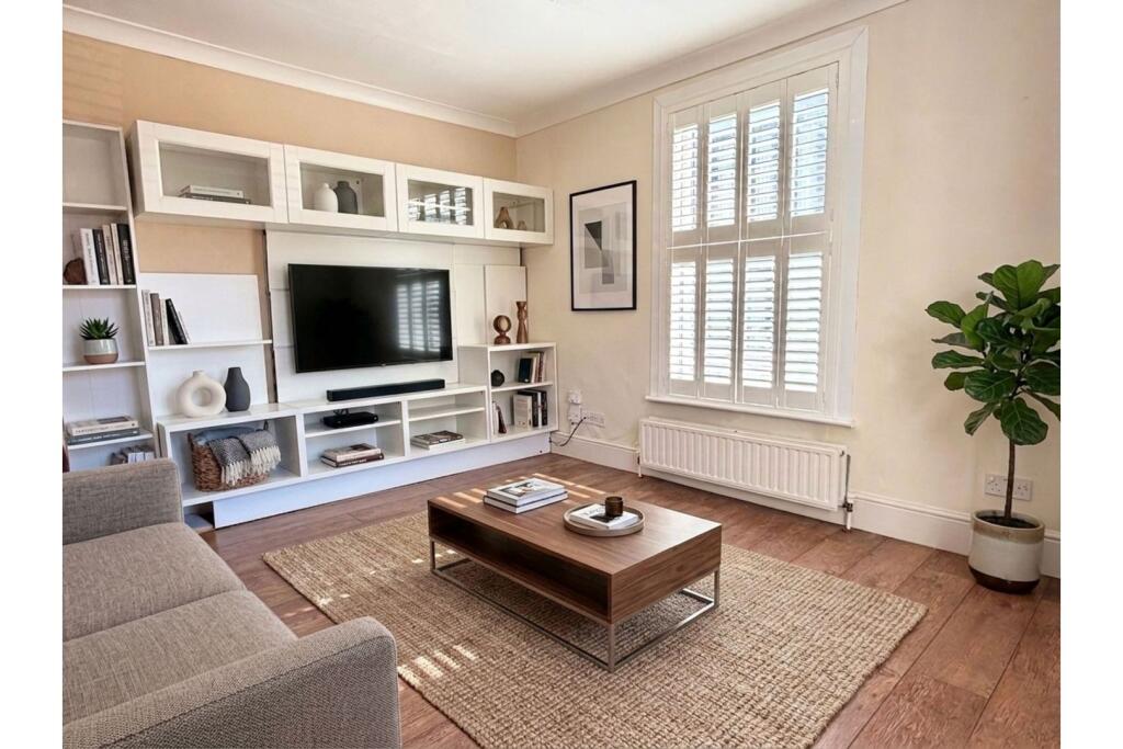 Main image of property: Stanley Road, Gravesend, DA11