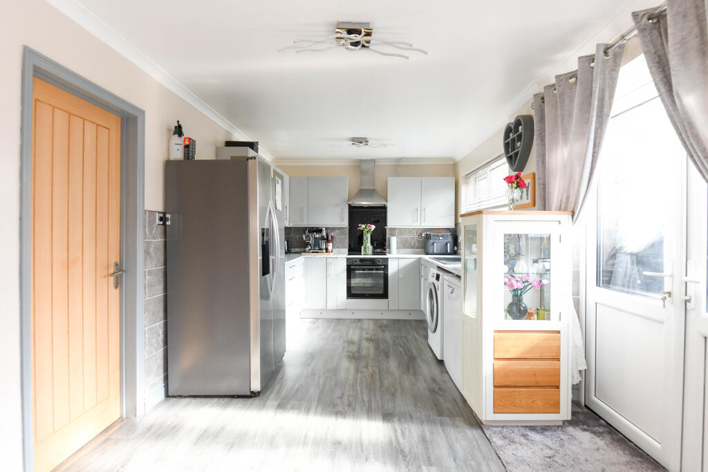 Rambler Close, Trowbridge photo 5