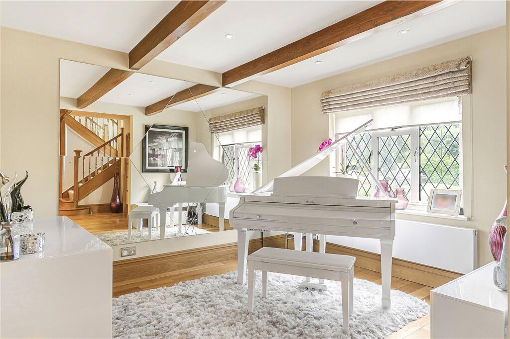 House in Barnet, Hadley Wood - View 3