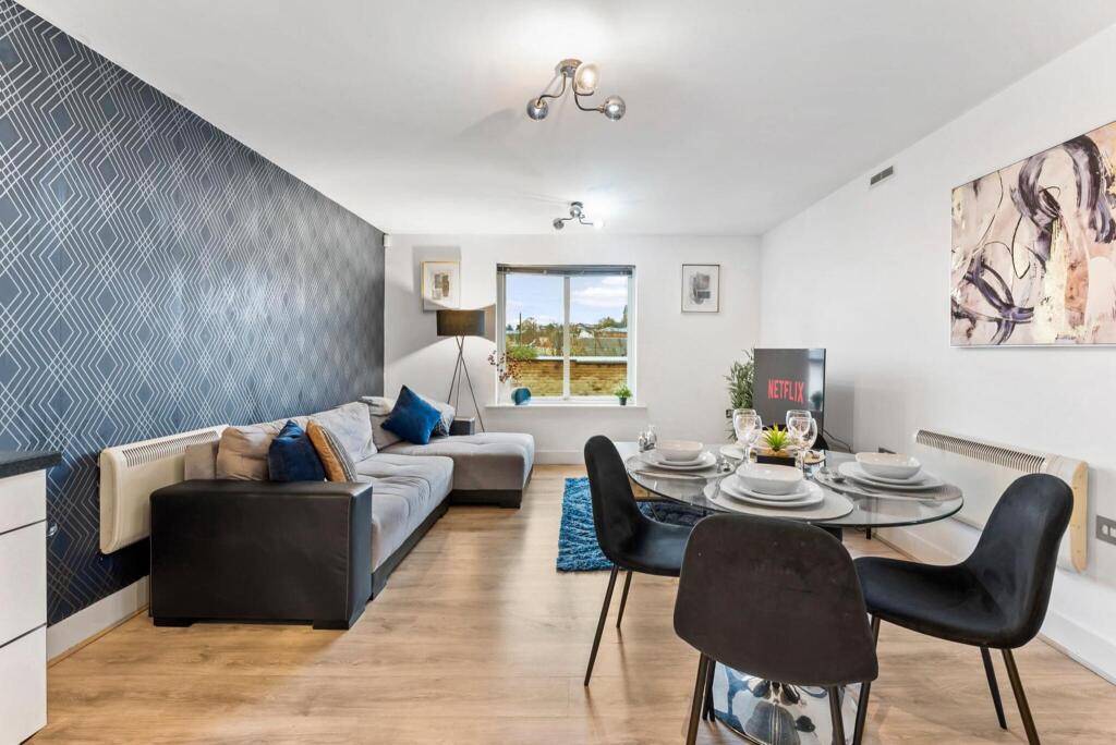 Apartment in Kirklees, West Yorkshire - View 4