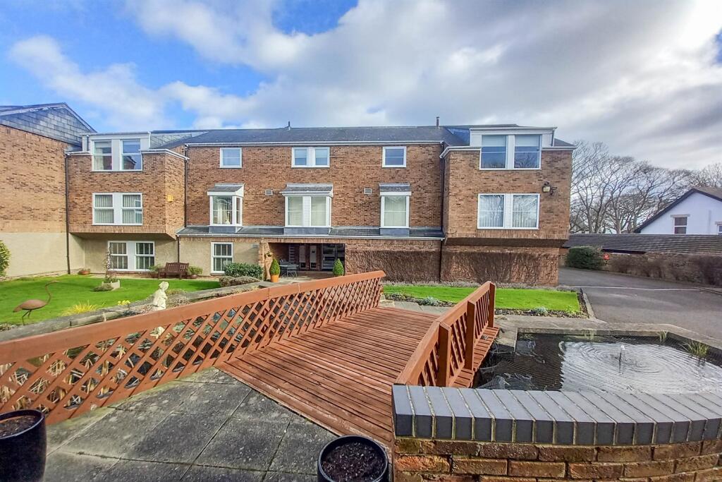 2-bed flat on Foxton Court, Cleadon, £285,000