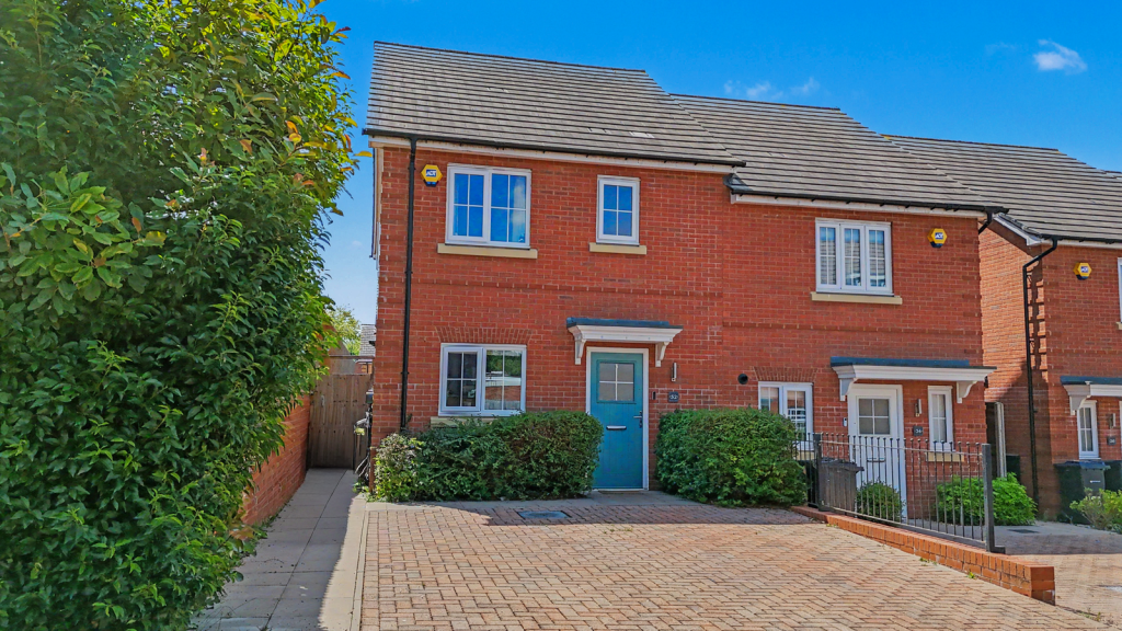 Main image of property: Hawthorn Way, , Birmingham, B38 9AT
