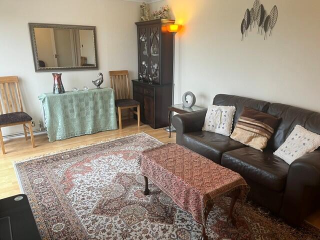 Apartment in Sutton - View 2