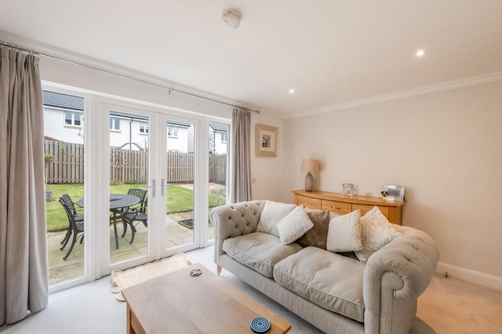 6 Railway Gardens, Crieff, Perthshire, PH7 photo 4